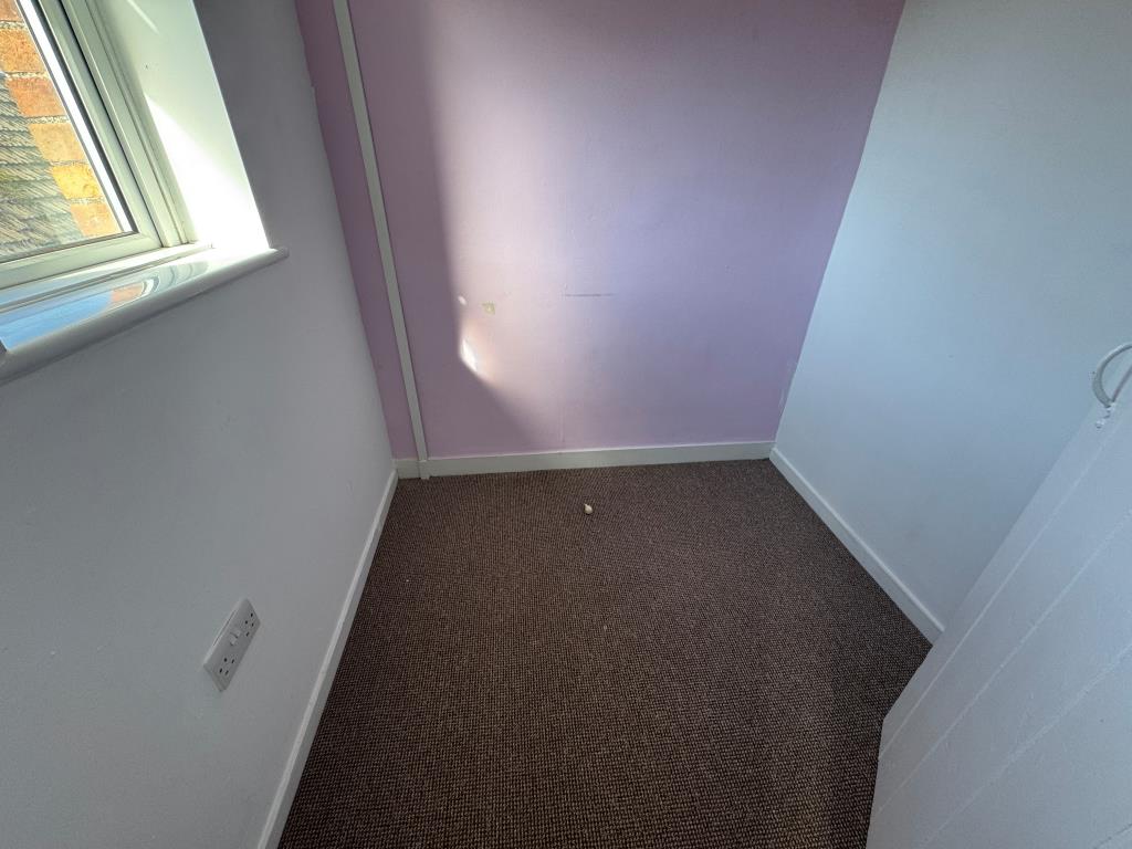 Lot: 75 - END-TERRACE TWO-BEDROOM COTTAGE IN VILLAGE LOCATION - Room off bedroom 1